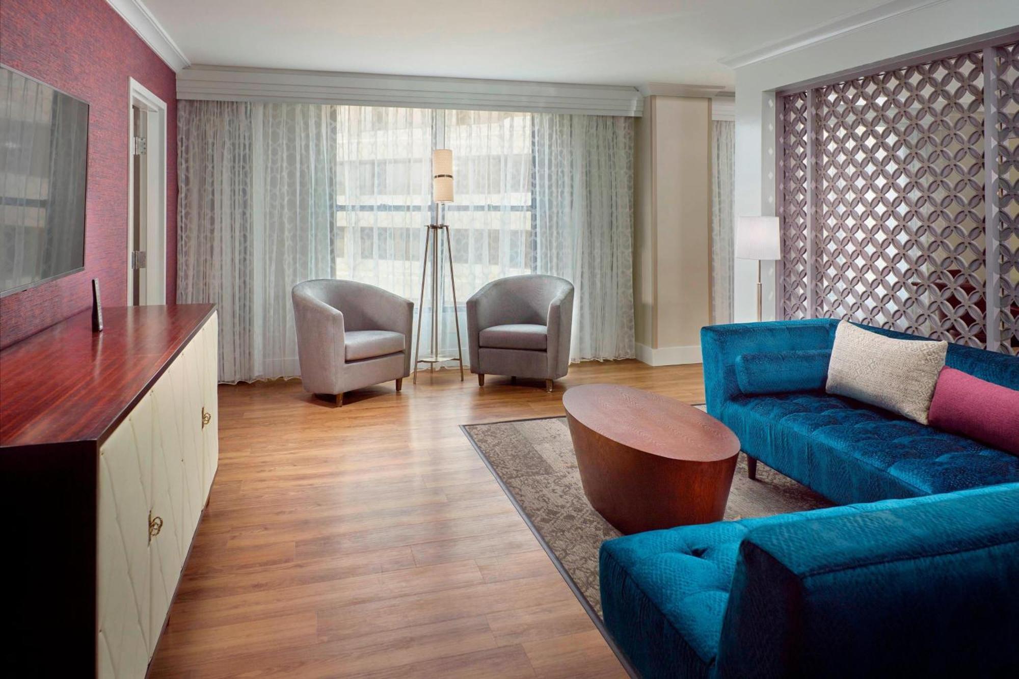 Courtyard Atlanta Decatur Downtown/Emory Hotel Bagian luar foto
