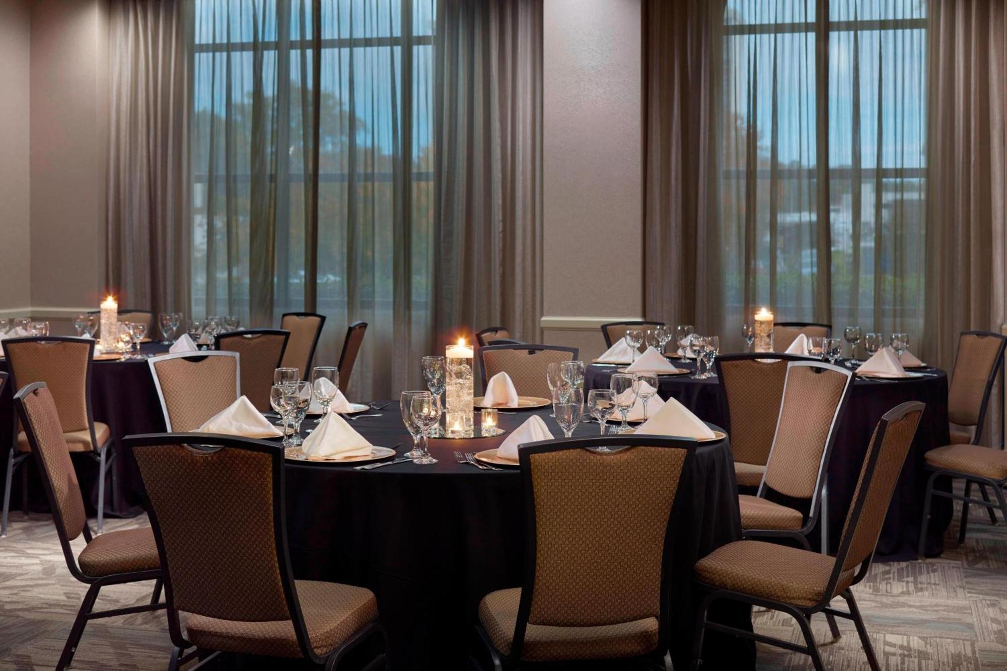 Courtyard Atlanta Decatur Downtown/Emory Hotel Bagian luar foto