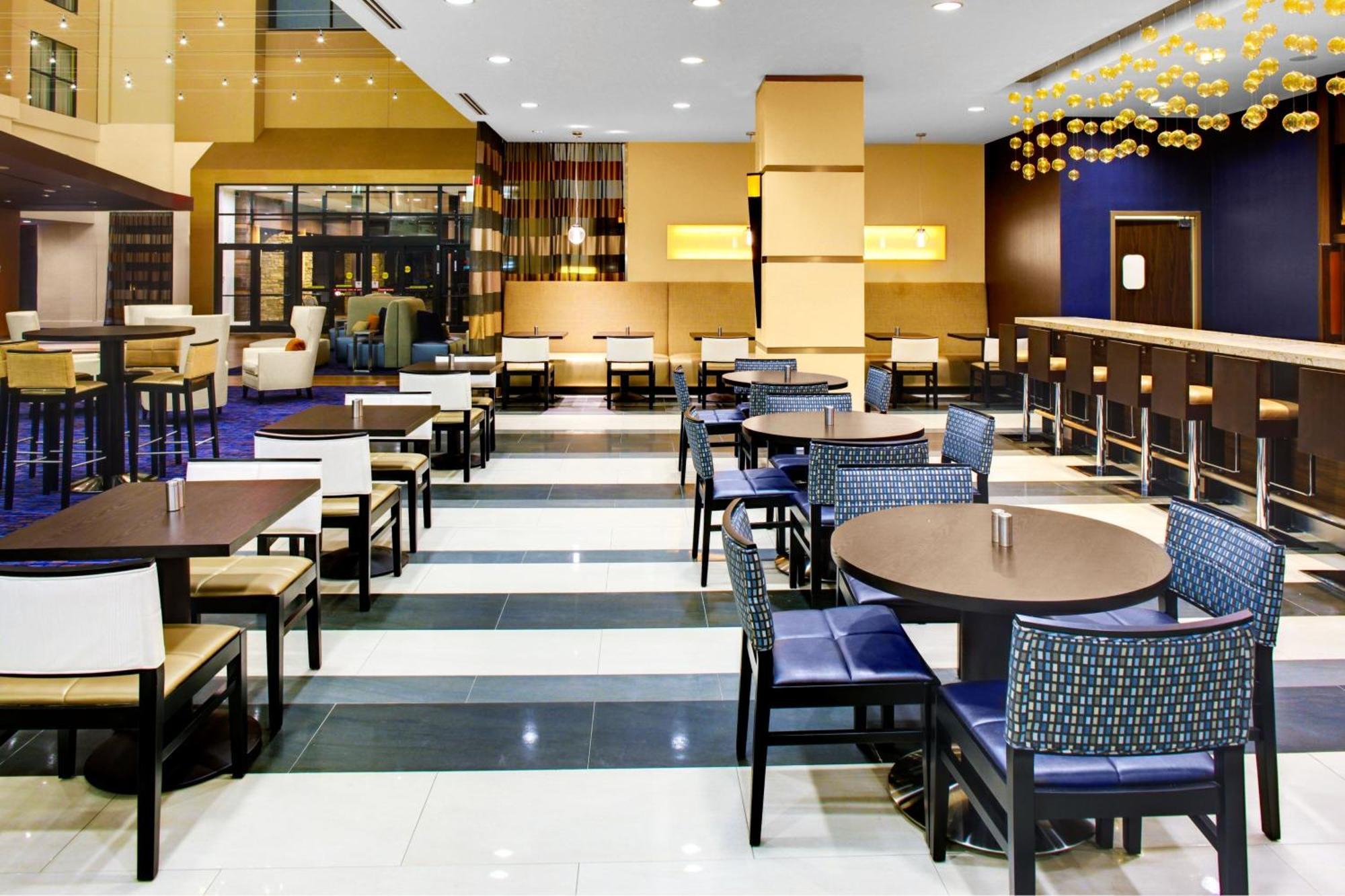 Courtyard Atlanta Decatur Downtown/Emory Hotel Bagian luar foto